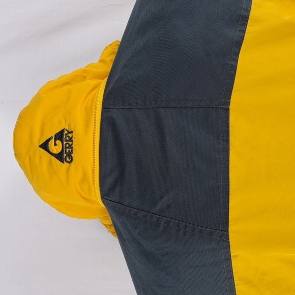 Gerry outdoors multipocket double zipper snap front lined yellow & gray med coat - Picture 6 of 7